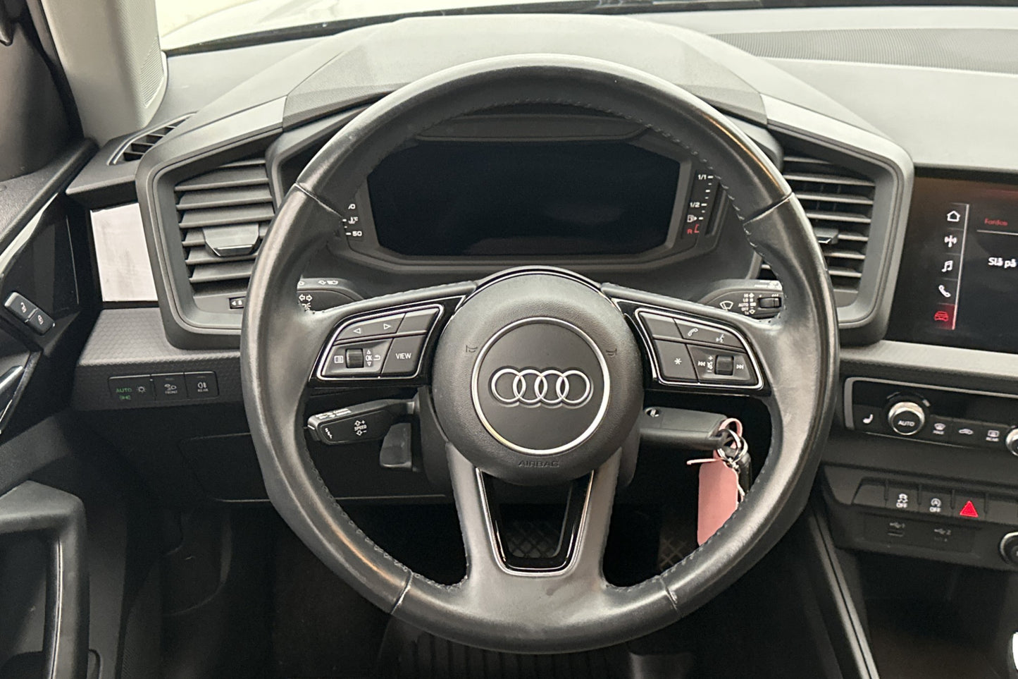 Audi A1 Sportback 30 TFSI 116hk Proline Cockpit Sensorer