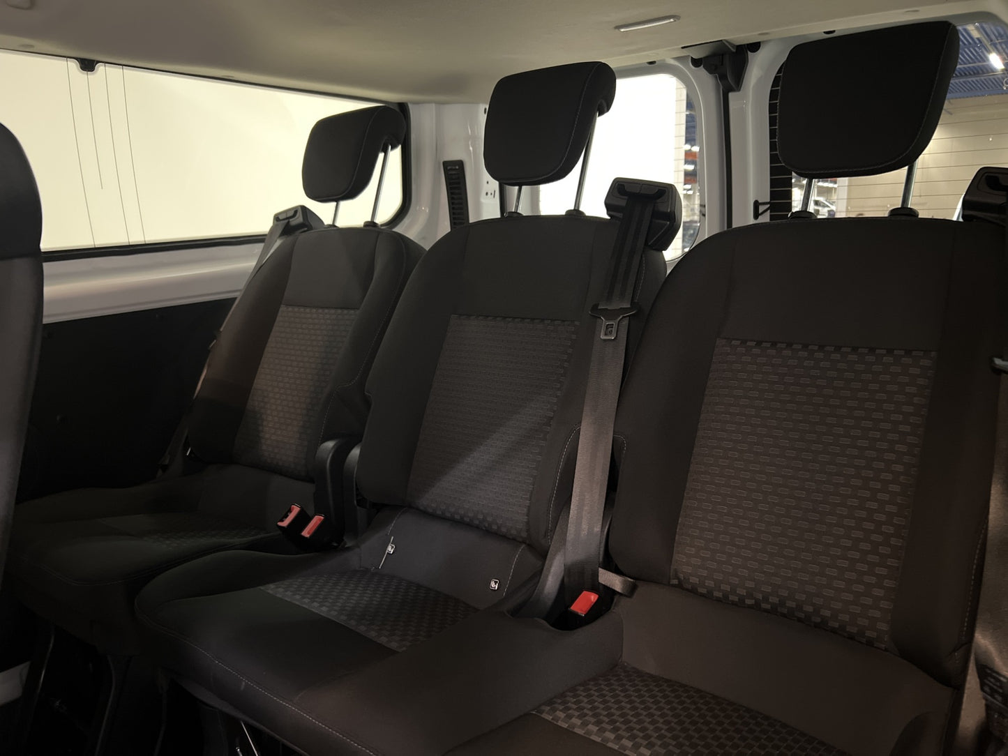 Ford Tourneo Custom L2 B-kamera 9-Sits Carplay Värmare Moms