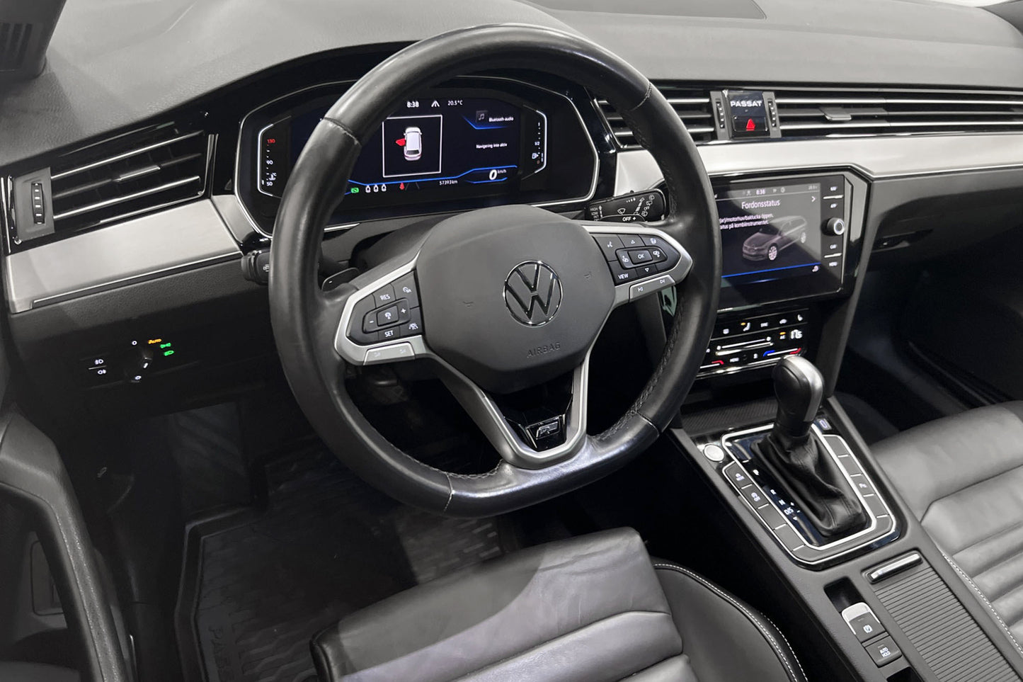 Volkswagen Passat 4M 200hk R-Line Cockpit Värmare Skinn Drag