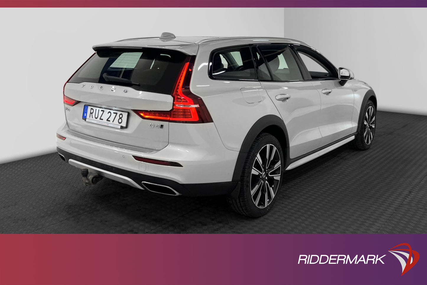 Volvo V60 Cross Country D4 AWD PRO Edition VOC Värm H/K Pano