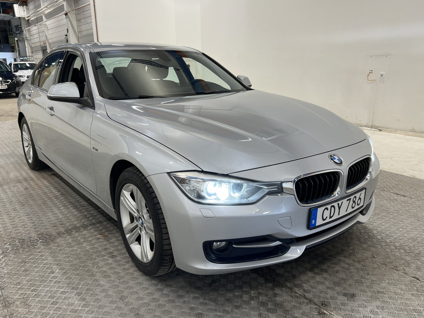 BMW 320d xDrive 184hk Drag Navi Bluetooth 0,42l/mil  PDC