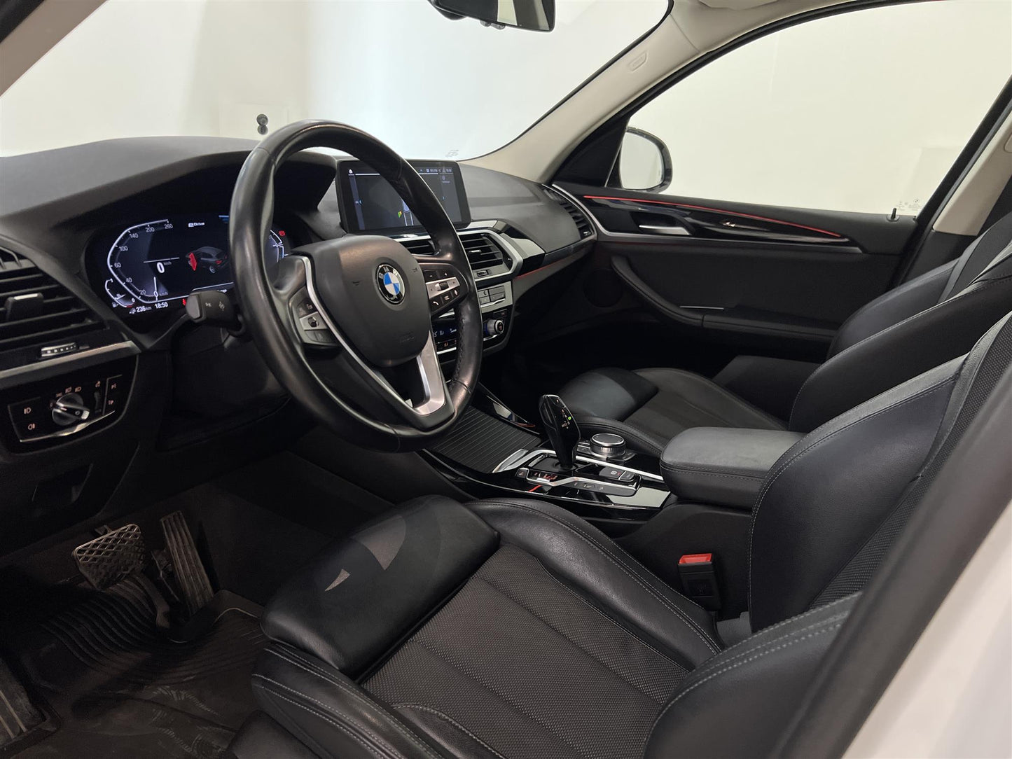 BMW X3 xDrive30e 292hk Cockpit HiFi Navigation Drag MOMS