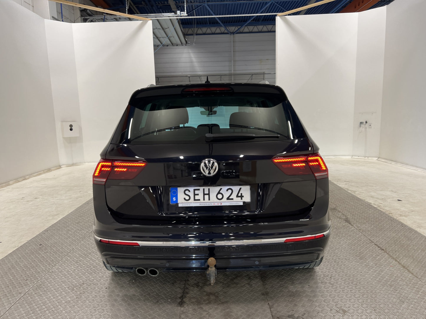 Volkswagen Tiguan 4M 190hk R-Line Cockpit Värmare B-Kam Drag