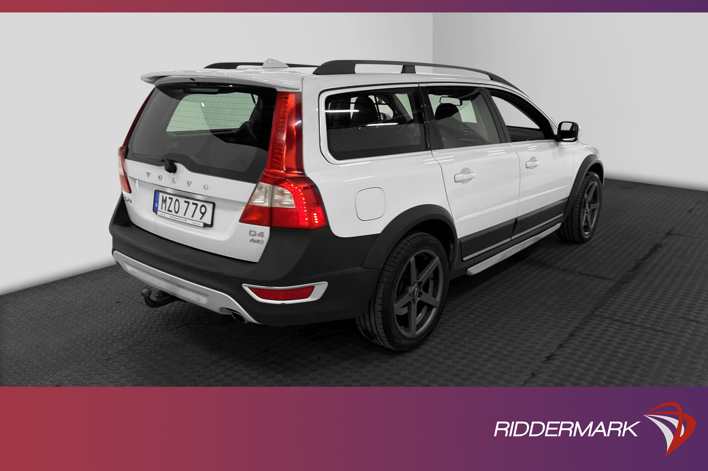 Volvo XC70 D4 AWD 163hk Momentum Skinn Värmare Drag