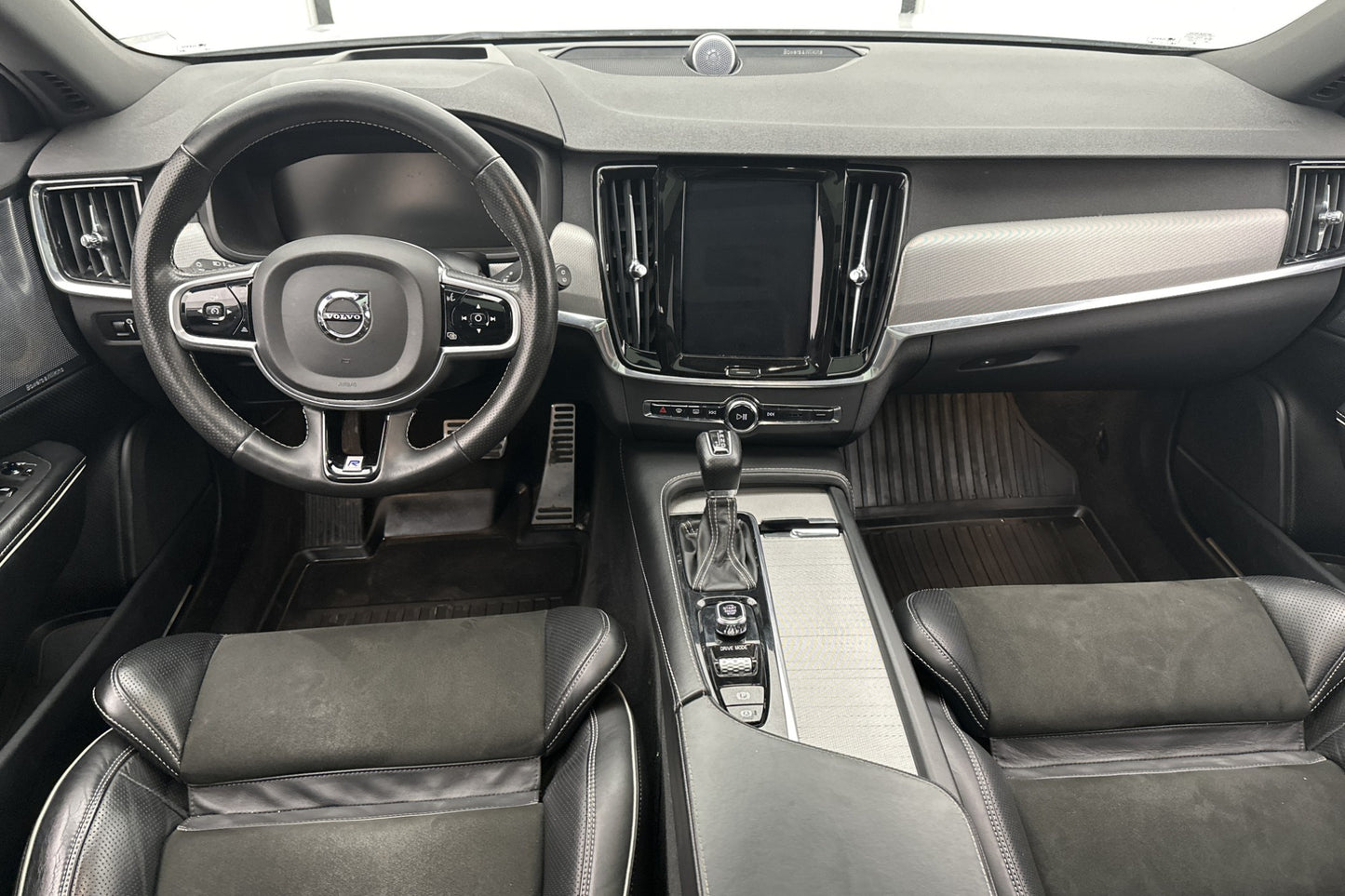 Volvo V90 D5 AWD R-Design D-Värm Pano B&W B-Kamera Navi VOC