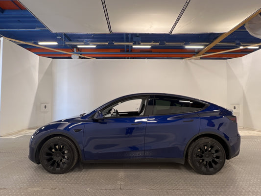 Tesla Model Y Long Range 345hk Svensksål Uppgraderad AP MOMS