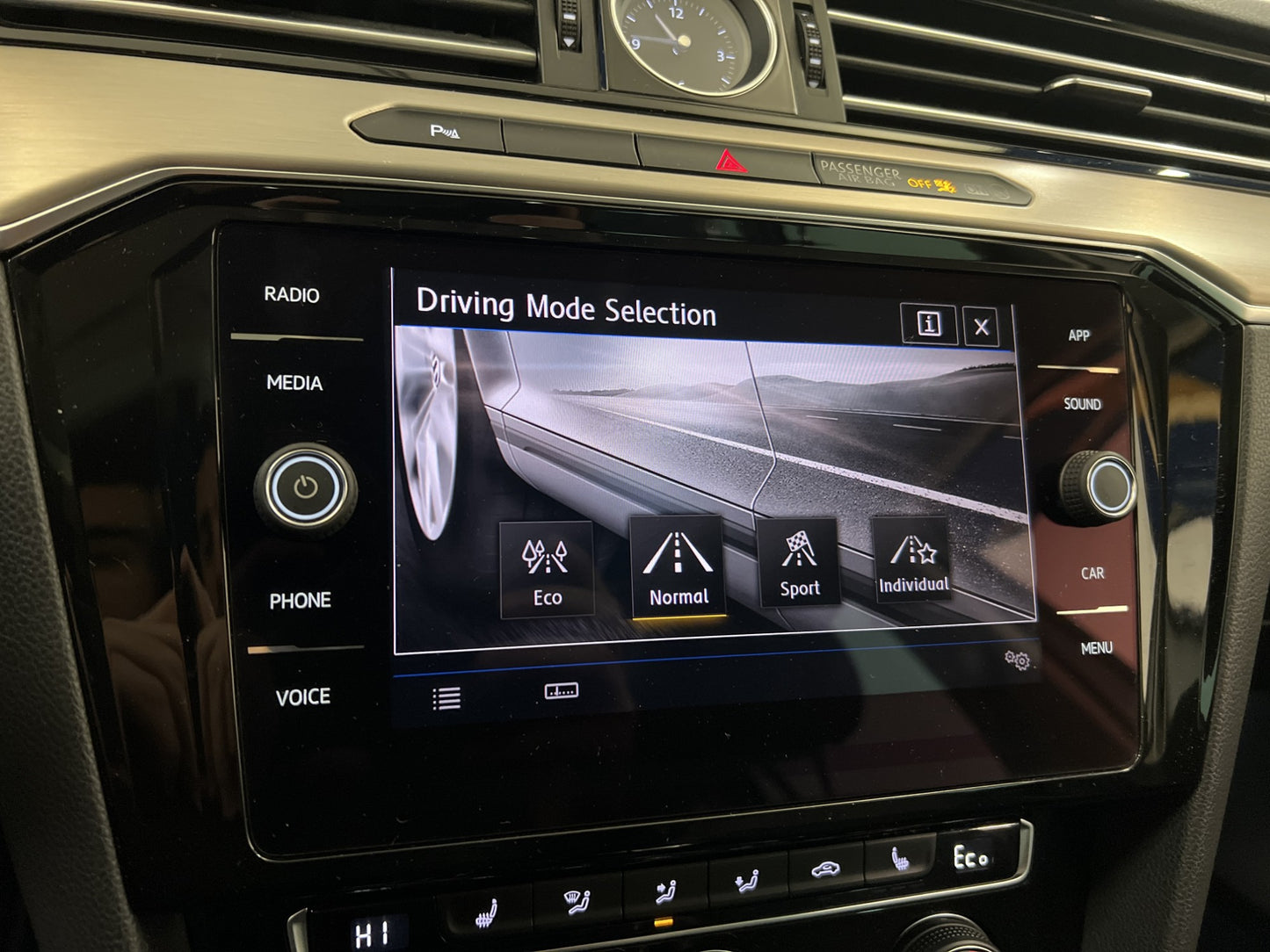 Volkswagen Passat GTE 218hk Pano Cockpit Kamera Carplay Drag