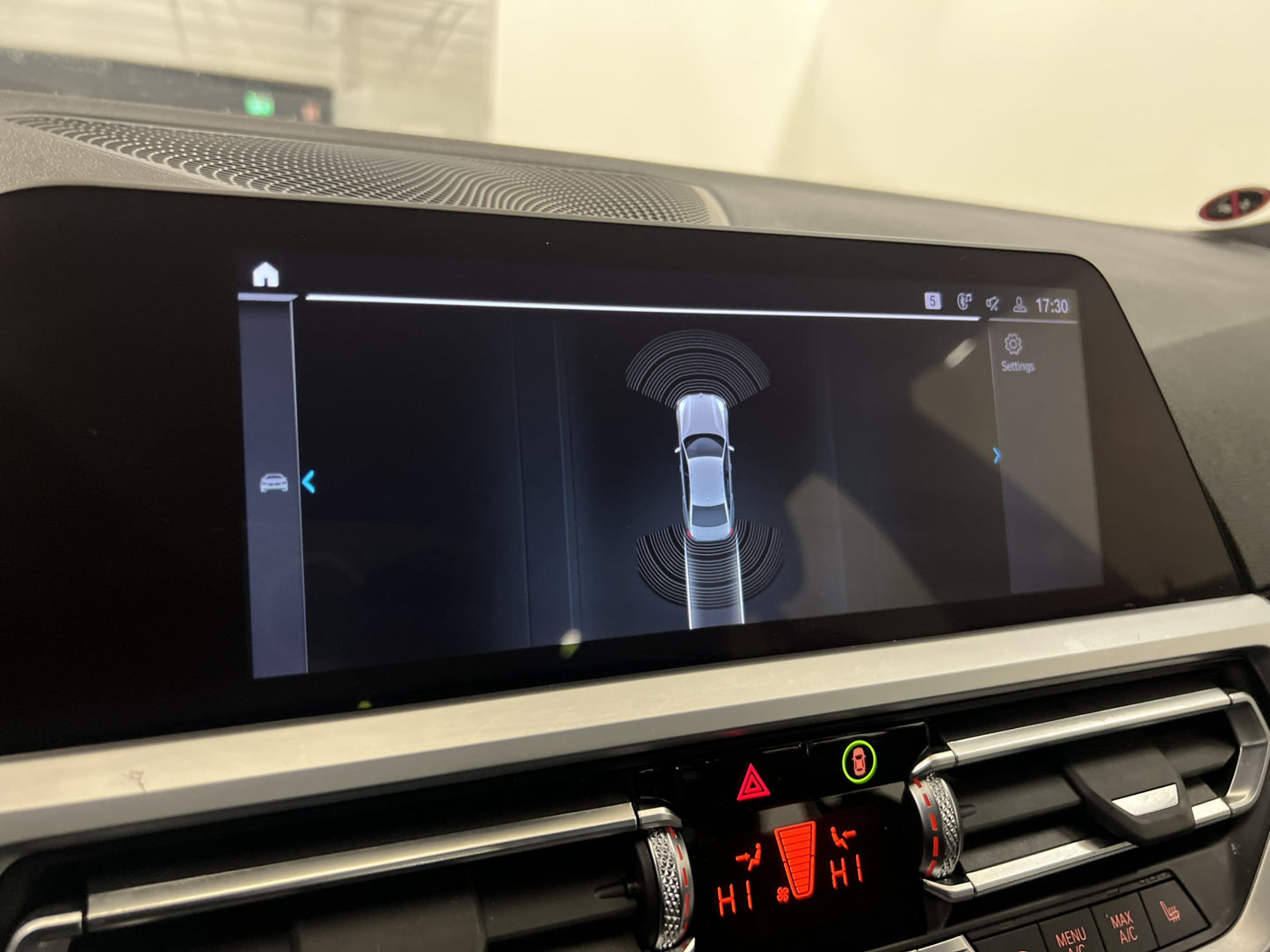 BMW 330e Sedan 292hk Sport line HiFi Rattvärme Navi Cockpit