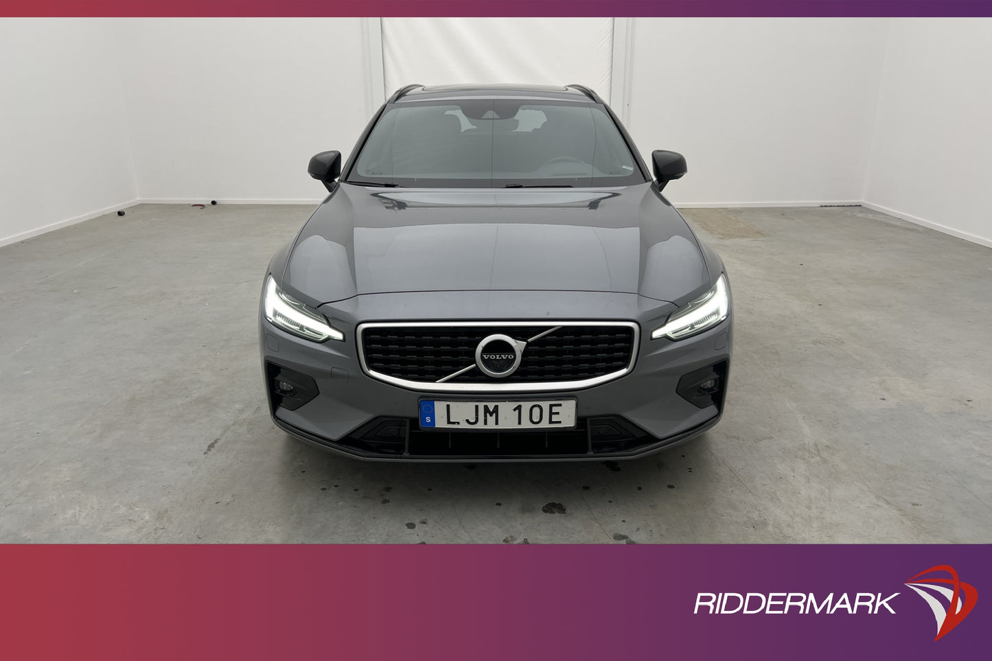 Volvo V60 D4 AWD R-Design VOC Pano H/K 360° HuD Navi D-Värm