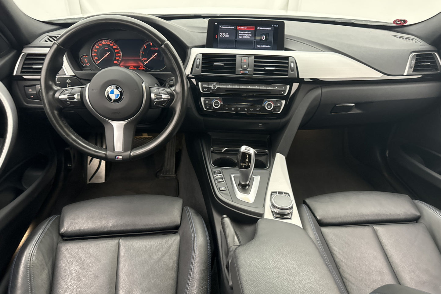 BMW 320 i 184hk xDrive M-Sport Skinn HiFi Navi 2 Brukare