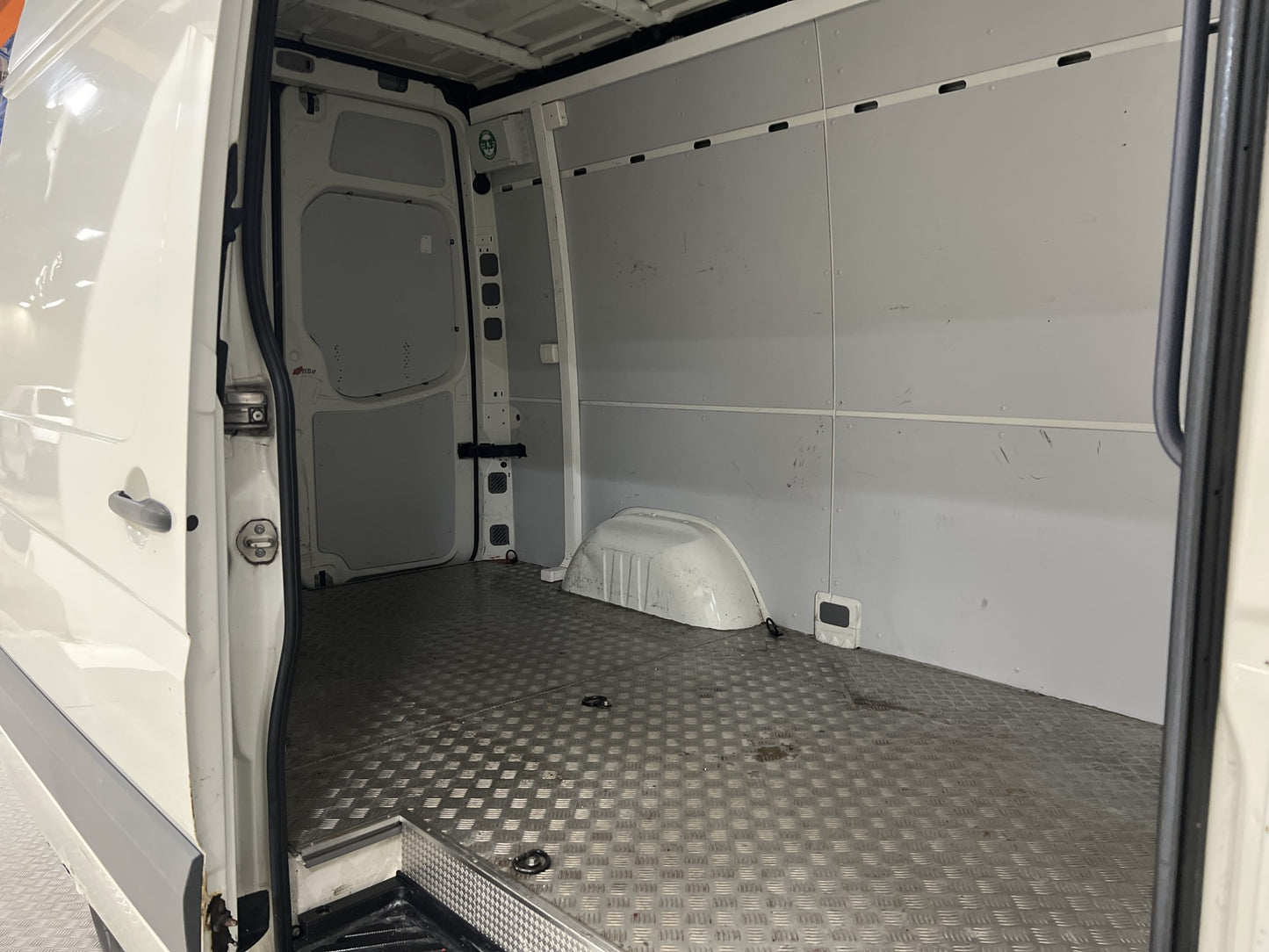 Volkswagen Crafter L2H2 2.5TDI Värmare Farthållare Dragkrok