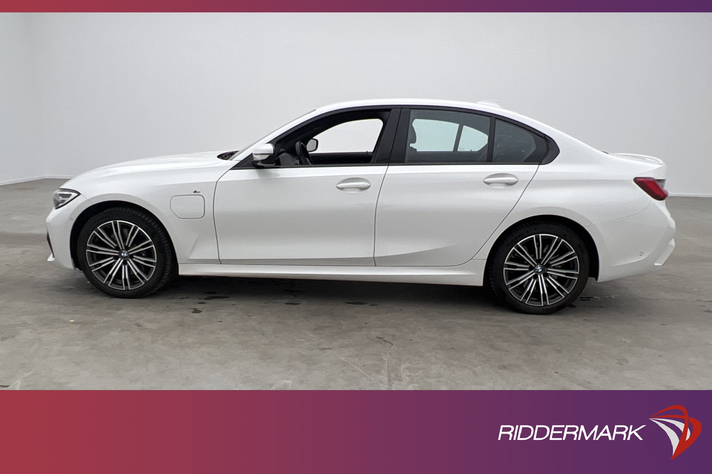 BMW 330e xDrive Sedan 292hk M Sport HiFi Kamera CarPlay Drag