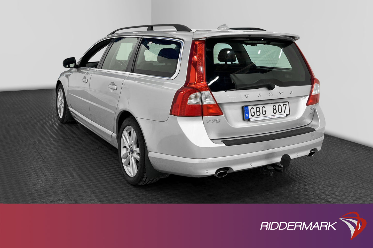 Volvo V70 D4 AWD 163hk Momentum VOC Värmare Skinn Drag PDC