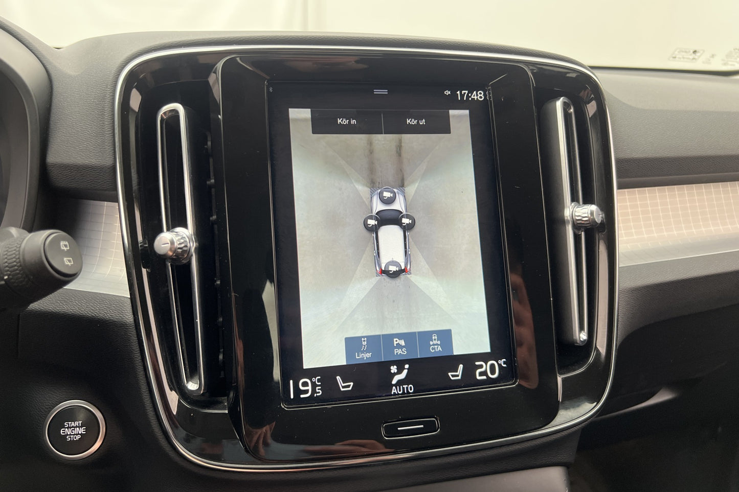 Volvo XC40 T4 Recharge TwEn 211hk Momentum 360 CarPlay Navi