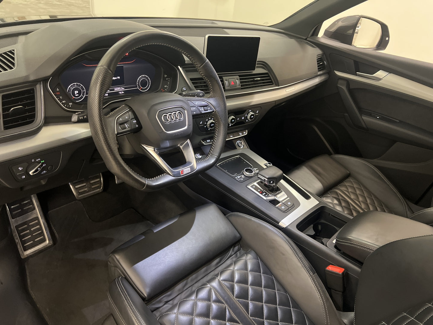 Audi Q5 2.0 TDI Q 190hk S-Line Cockpit Matrix Skinn Navi