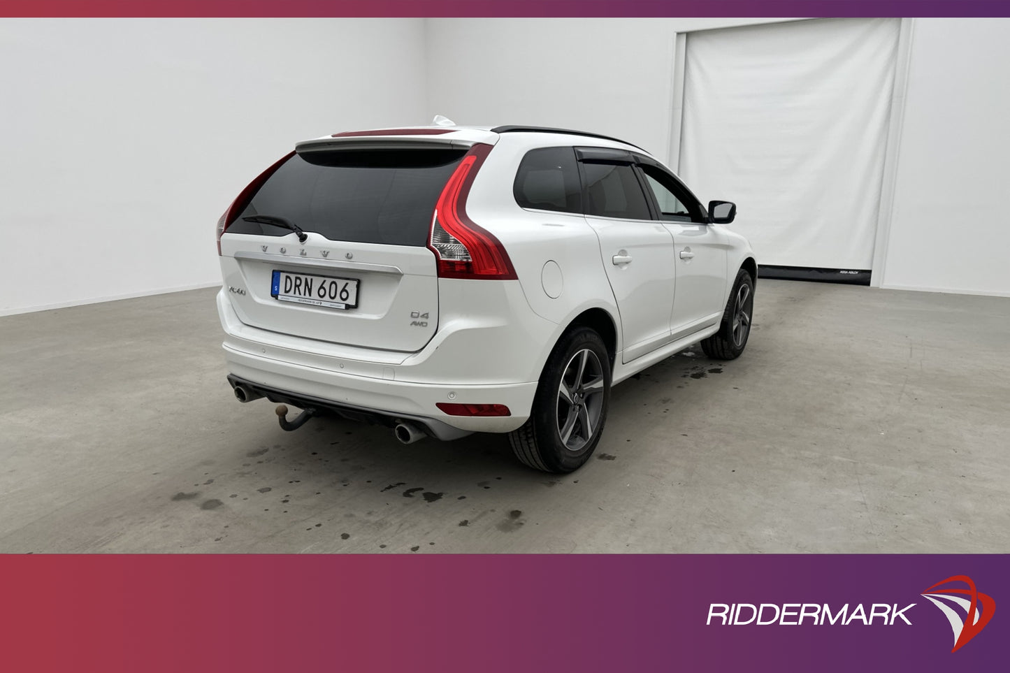 Volvo XC60 D4 AWD R-Design Pano VOC Navi Skinn BLIS Drag