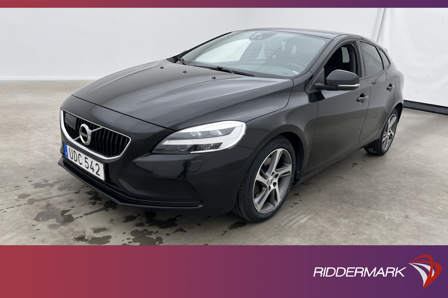 Volvo V40 T3 152hk Momentum VOC Värmare Kamera Drag Välserv