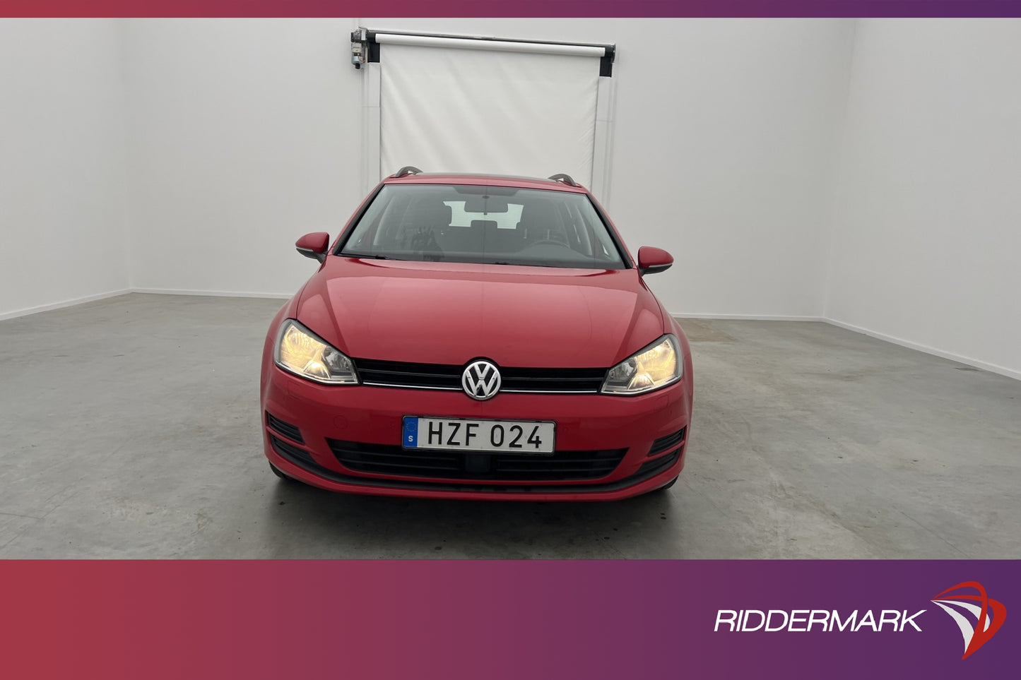 Volkswagen Golf 1.2 TSI 110hk Pano Kamera CarPlay Låg-skatt