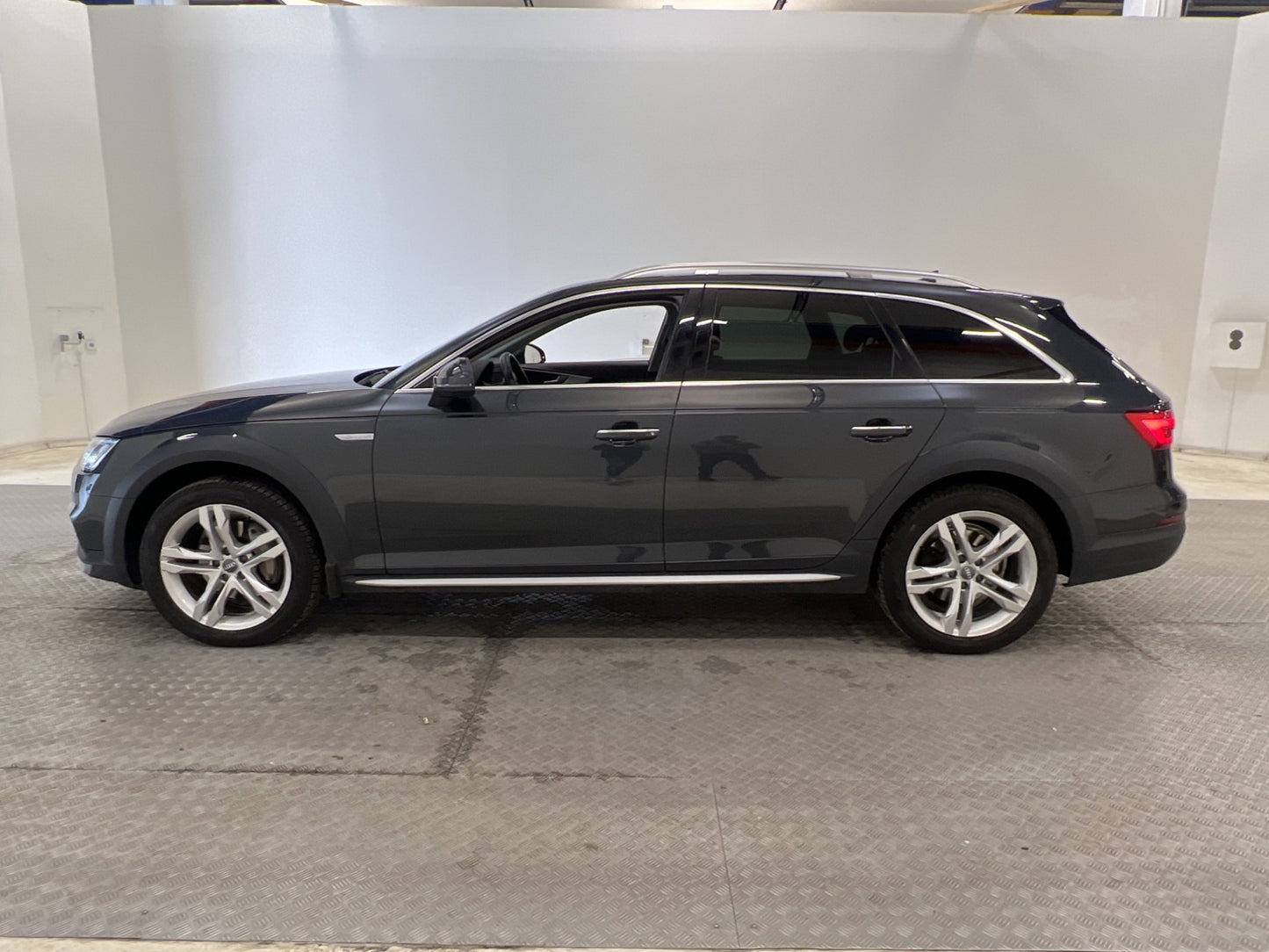 Audi A4 Allroad Quattro 2.0 TDI 190hk Proline Drag Värmare