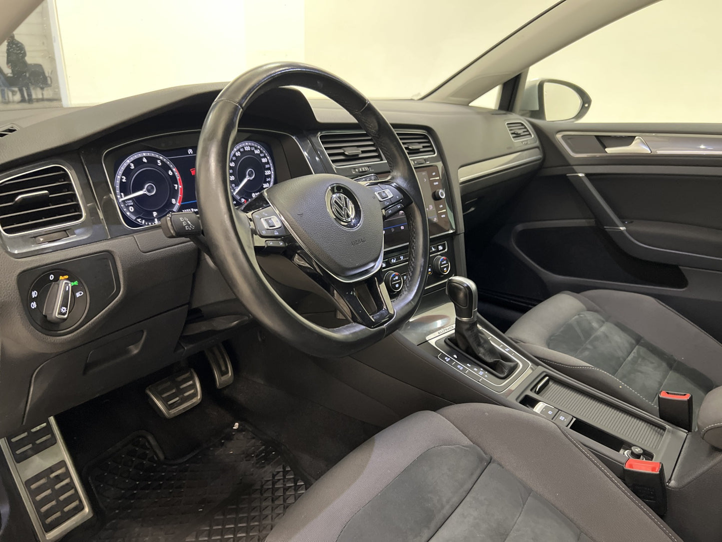 Volkswagen Golf Alltrack 1.8 TSI 180hk 4M Cockpit D-Värmare