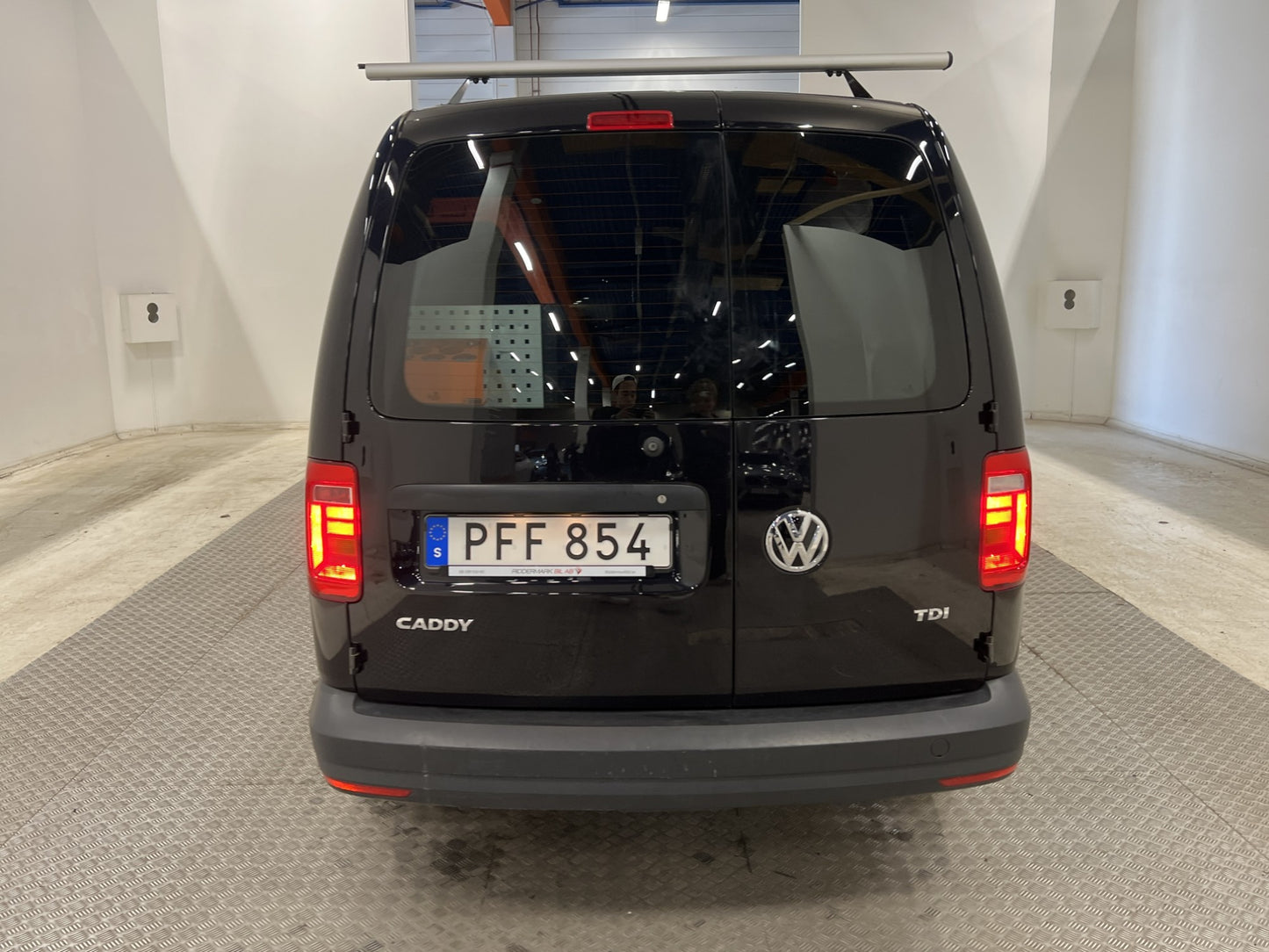 Volkswagen Caddy Maxi 2.0TDI DSG Värmare V-inredd Moms