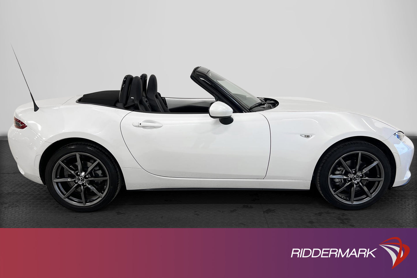 Mazda MX-5 2.0 SKYACTIV-G BOSE Skinn Keyless Nyservad Lågmil