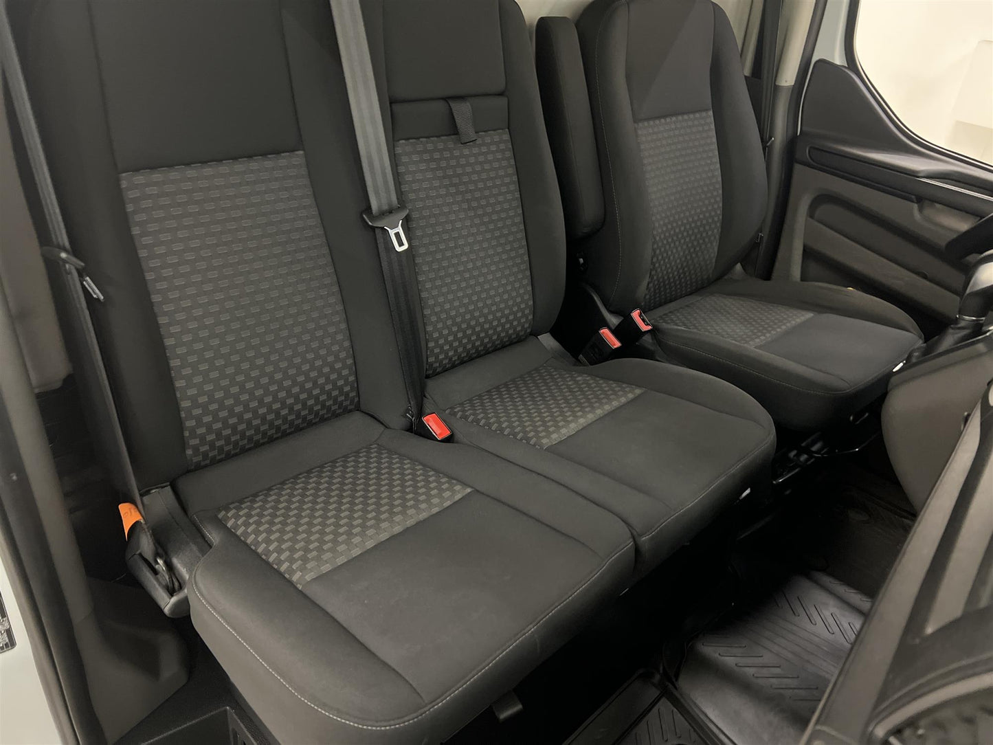 Ford Transit Custom 2.0 TDCi Aut 130hk Eu6 Värmare Moms