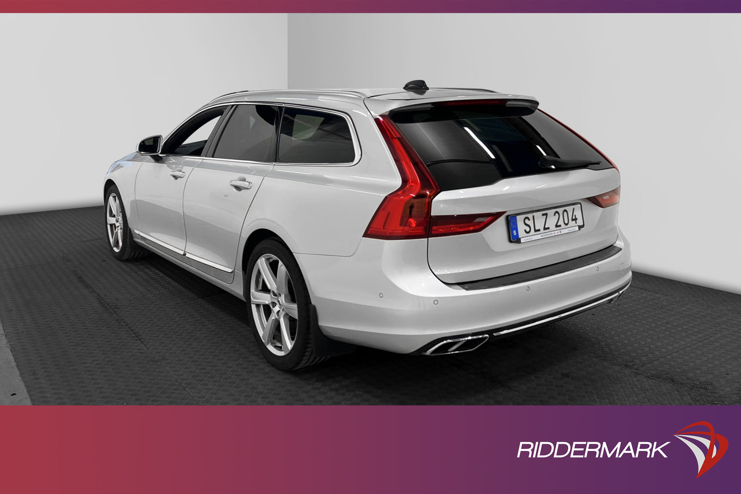 Volvo V90 D5 AWD 235hk Inscription B&W HUD Skinn D-värm Pano