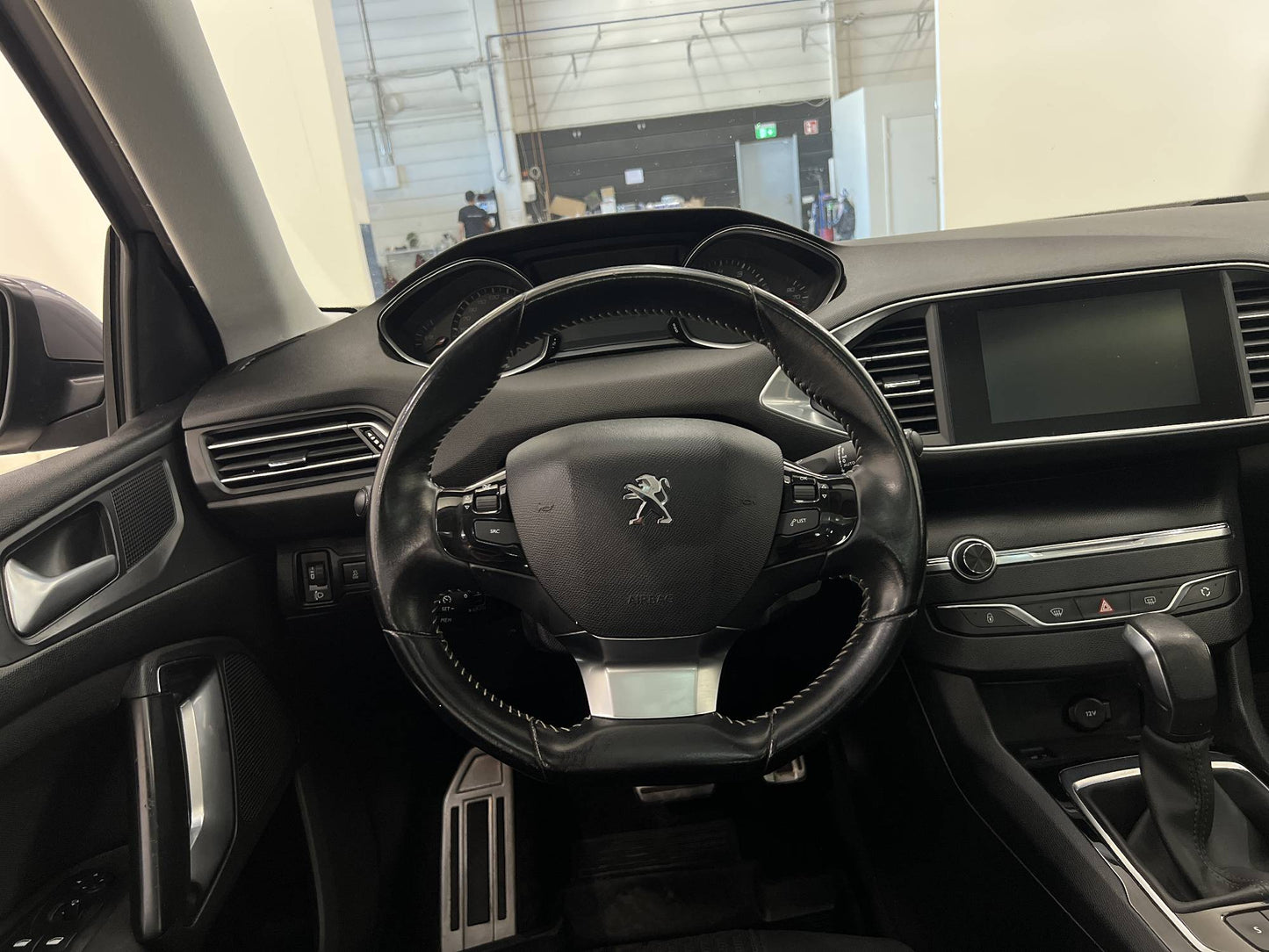 Peugeot 308 1.2 e-THP Style Kamera Pano Navi Motorvärmare