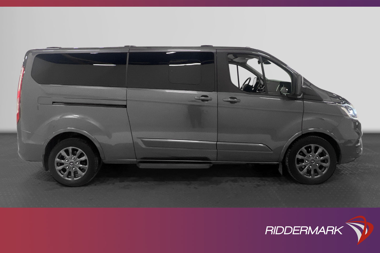 Ford Tourneo Custom Titanium Lång 185hk Värmare 8-Sits Moms