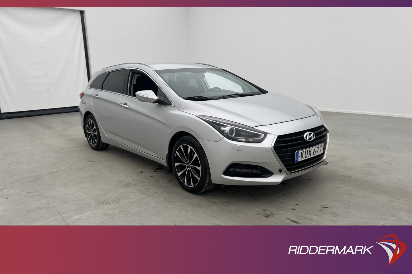 Hyundai i40cw 1.7 CRDi ComfortPlus B-kamera Drag Navi 141hk