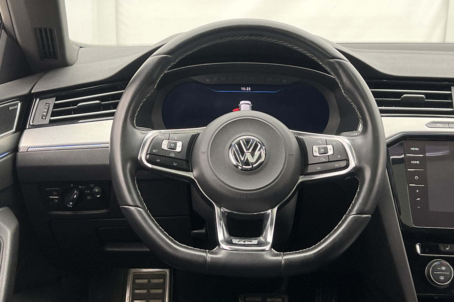 Volkswagen Arteon 2.0 TDI 240hk 4M R-Line Cockpit HUD D-Värm