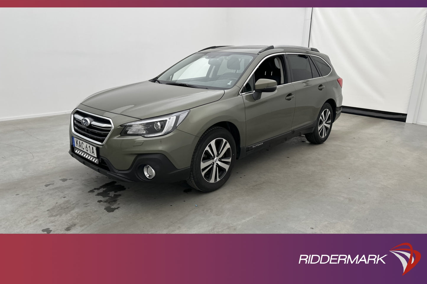 Subaru Outback 2.5 175hk 4WD Summit H/K Kamera Navi M-Värm