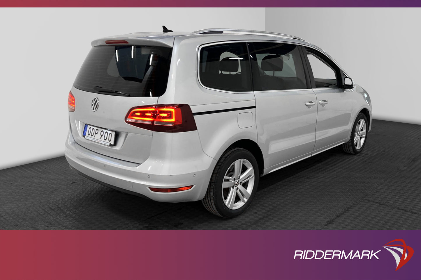 Volkswagen Sharan 2.0 TDI 150hk D-Värm Pano 7-Sits B-Kamera