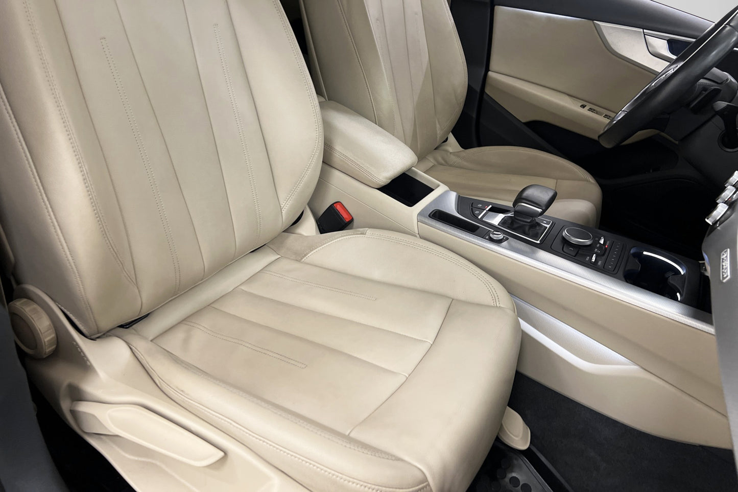 Audi A4 Sedan Quattro 190hk Proline Skinn Navi Keyless