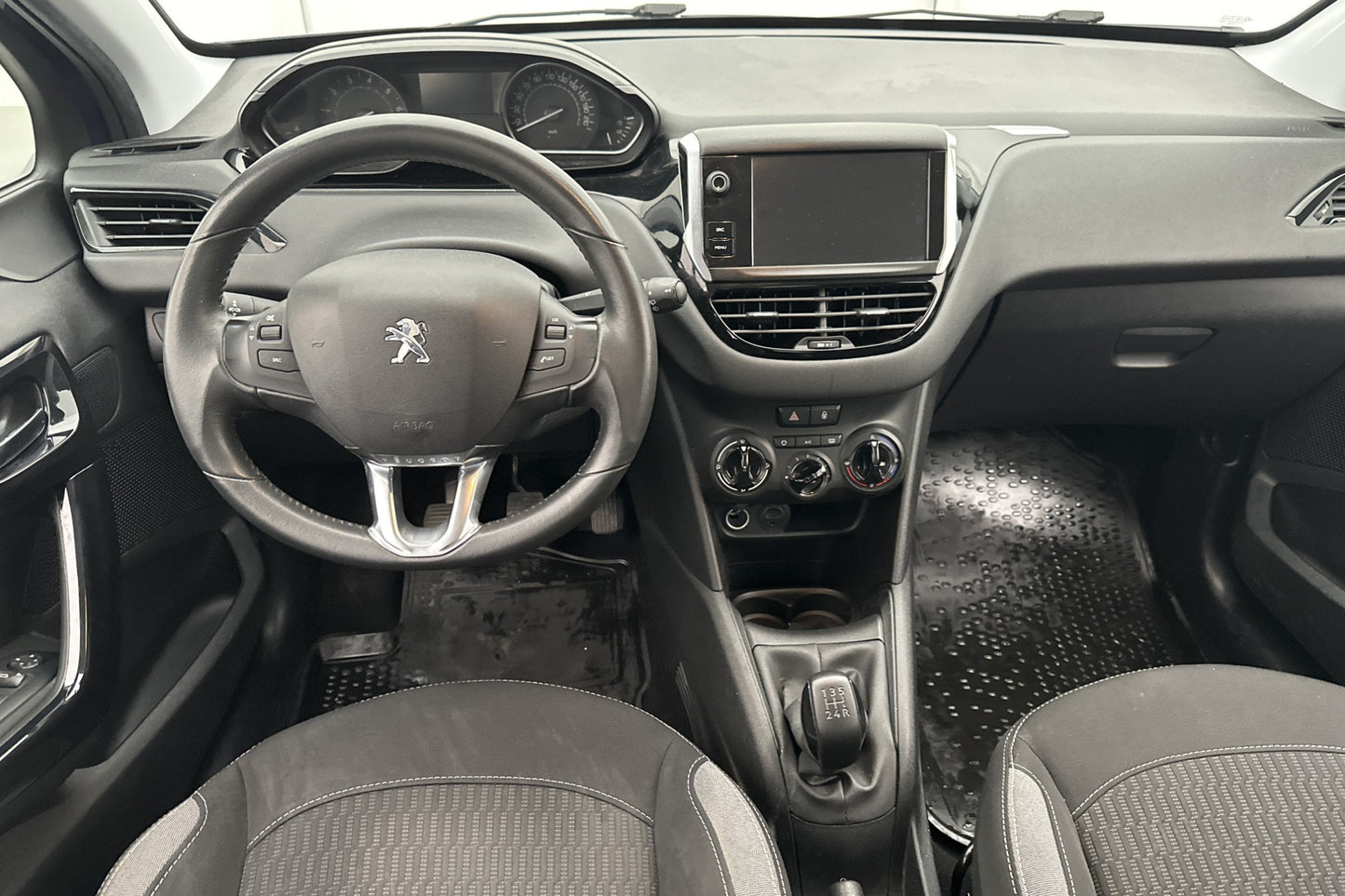 Peugeot 208 1.2 82hk Active Dragkrok Farthållare Välservad