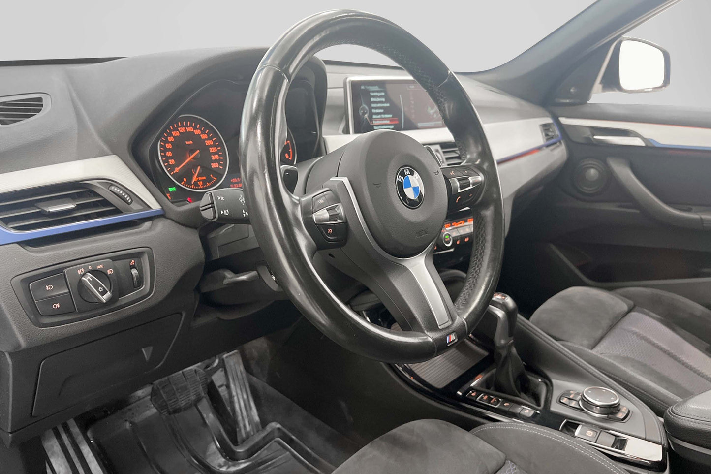 BMW X1 xDrive25d 231hk M Sport Pano H/K B-kamera Navi Drag