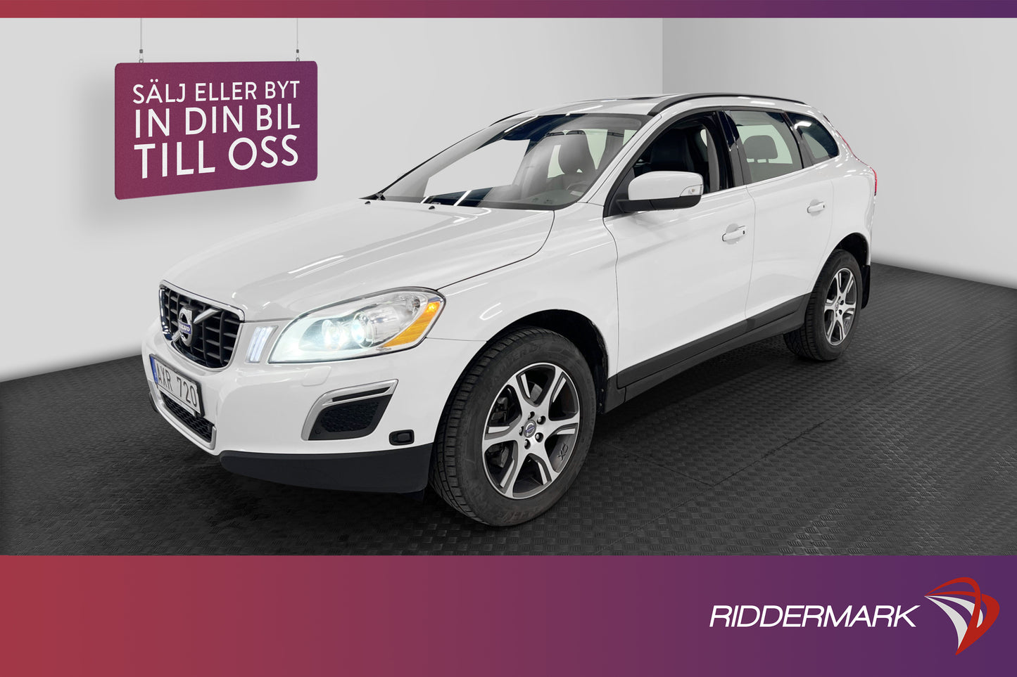 Volvo XC60 D4 AWD Momentum Pano Skinn D-Värm VOC B-Kamera