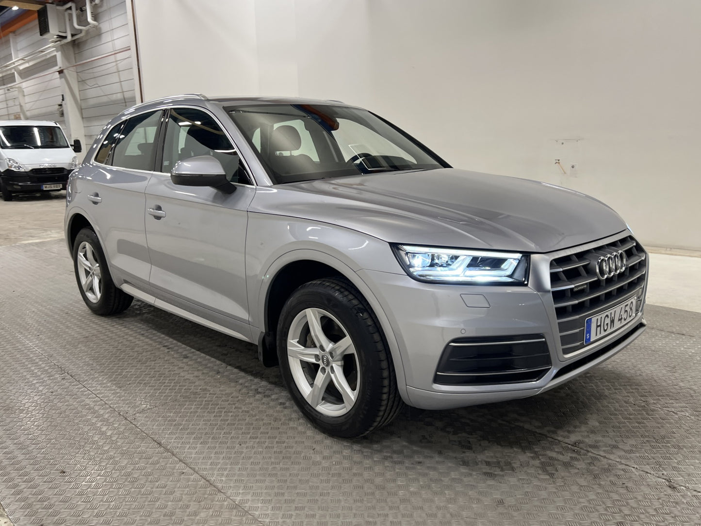 Audi Q5 Quattro 2.0 TDI 190hk Proline Värmare Dragkrok PDC