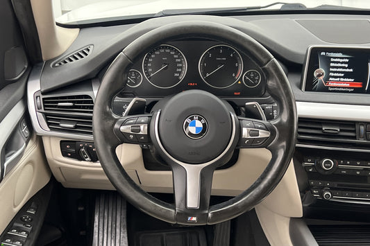 BMW X5 xDrive30d 258hk Navi Kamera HiFi 4-Zon Skinn Drag