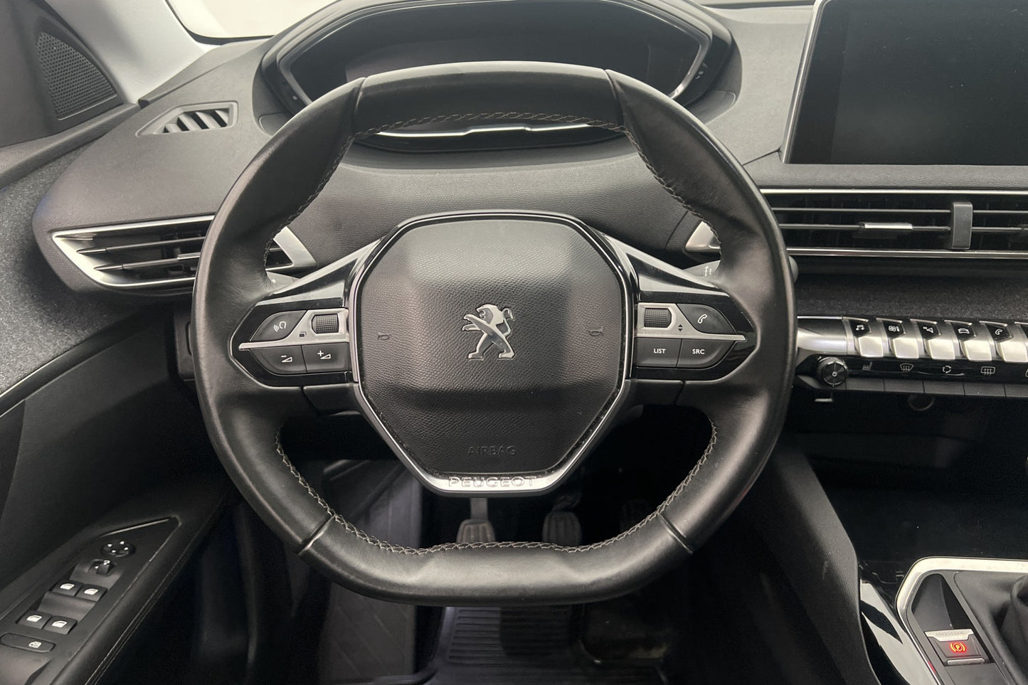 Peugeot 3008 1.2 PureTech 130hk Allure Pano Sensorer Keyless