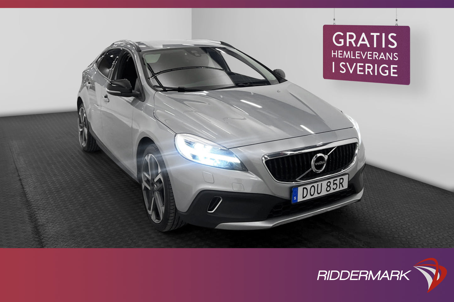 Volvo V40 Cross Country T3 152hk Momentum B-Kam Navi Drag