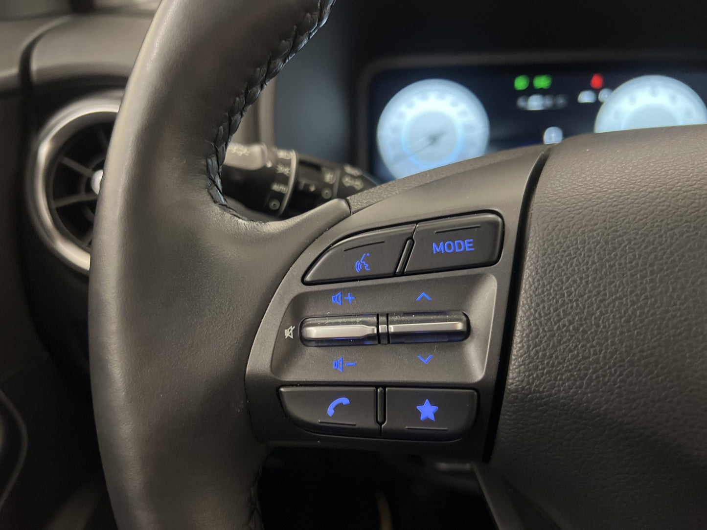 Hyundai Kona T-GDI 120hk Cockpit Kamera Rattvärme Välservad