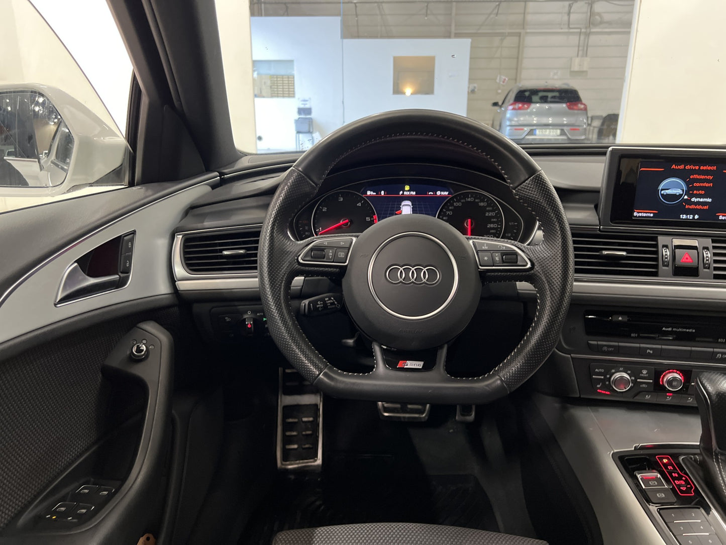 Audi A6 Avant TDI Q 190hk S-Line Värmare Navi Sensorer Drag