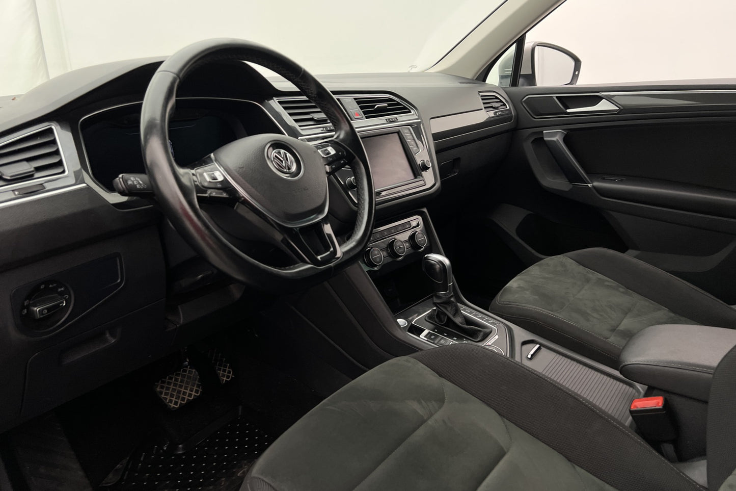 Volkswagen Tiguan TDI 4M 190hk Premium Cockpit Värmare Drag