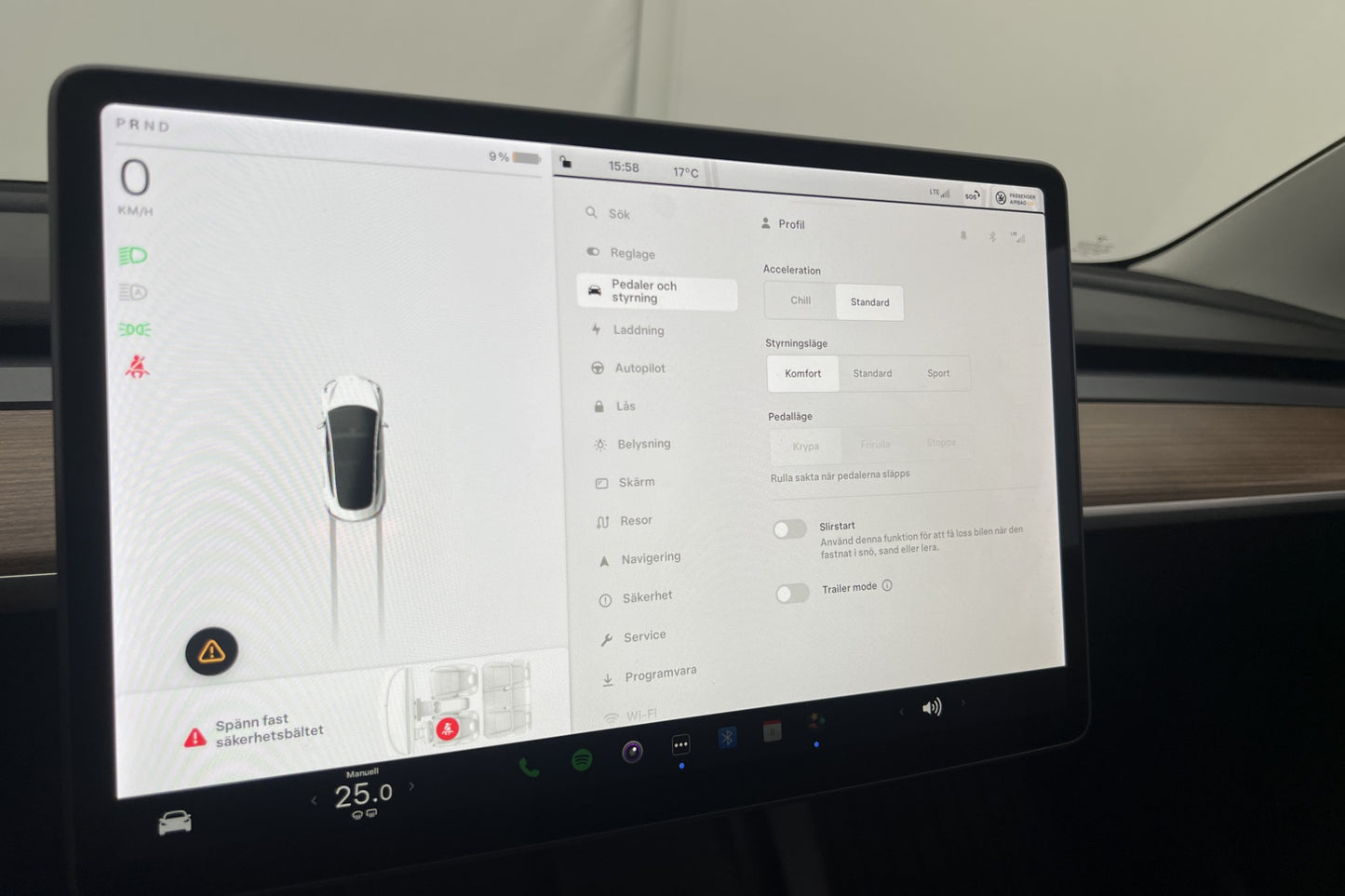 Tesla Model 3 Standard Range Plus 325hk Autopilot Dragkrok