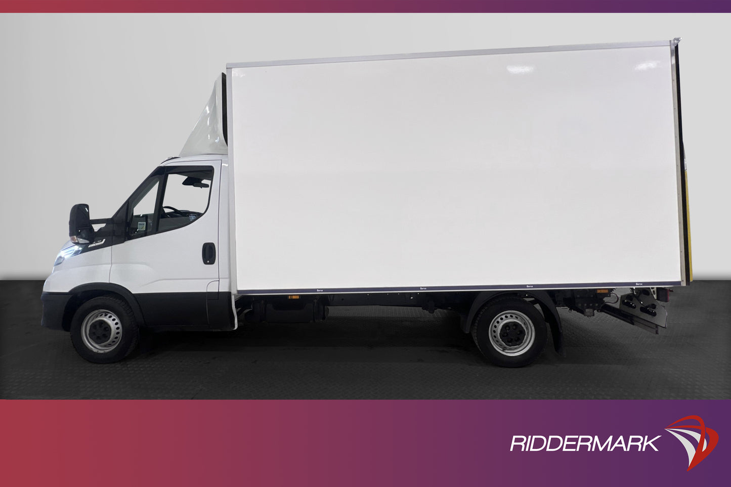 Iveco Daily 2.3 156hk Bakgavellyft Sidodörr B-Kamera Moms