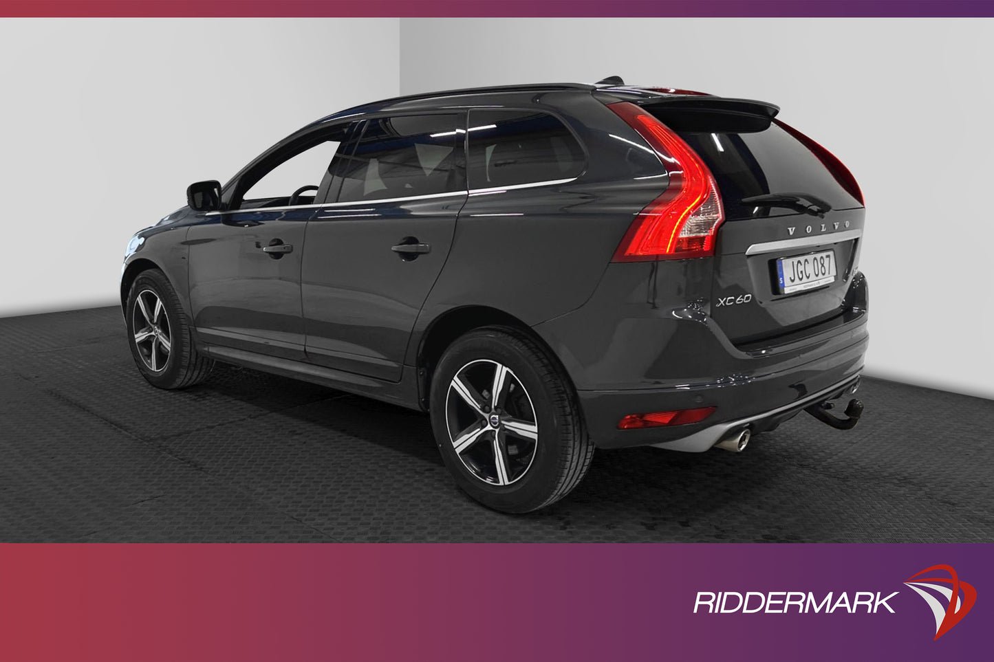 Volvo XC60 D4 AWD 190hk R-Design Pano VOC Kamera BLIS Drag