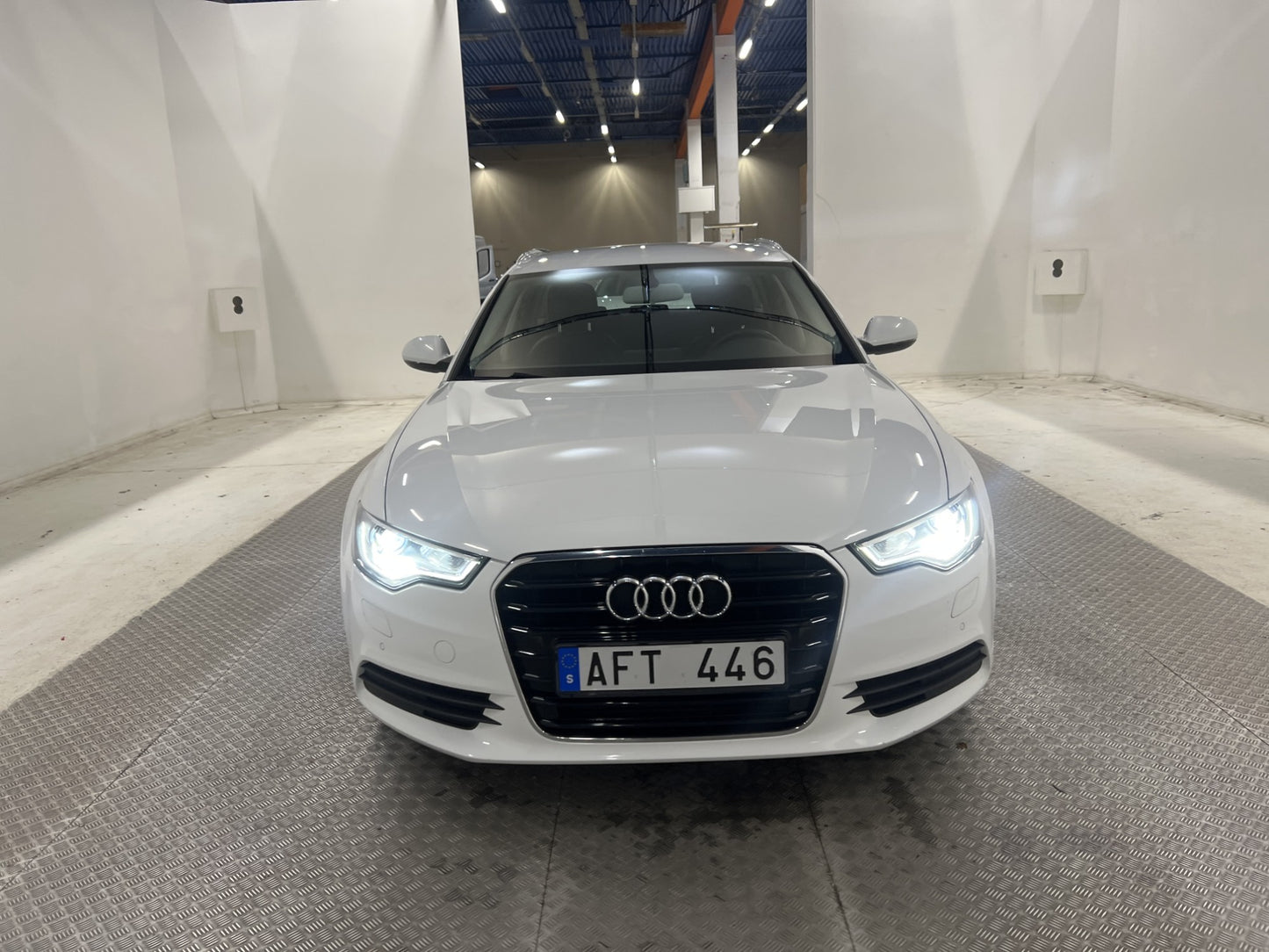 Audi A6 2.0 TDI 177hk Skinn/Alcantara Drag PDC 0,45l/mil