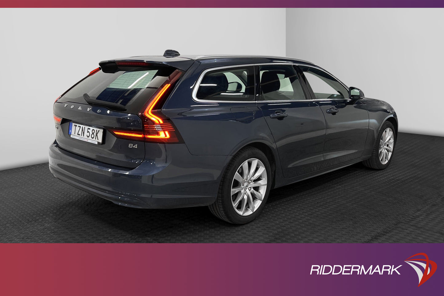 Volvo V90 B4 197hk Momentum Navi B-Kamera Carplay Nyservad